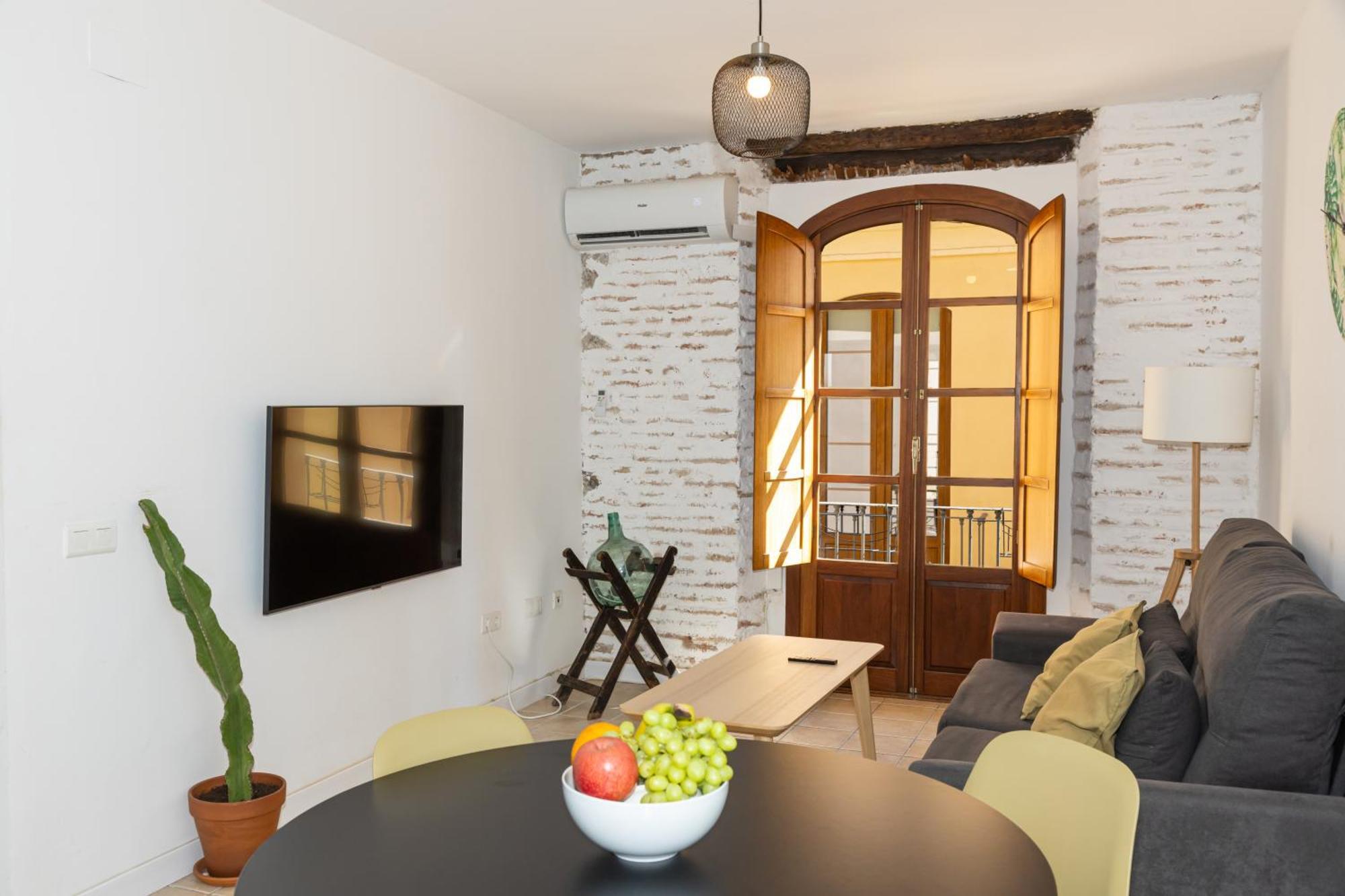 Picasso'S Neighbor Apartment Малага Екстериор снимка