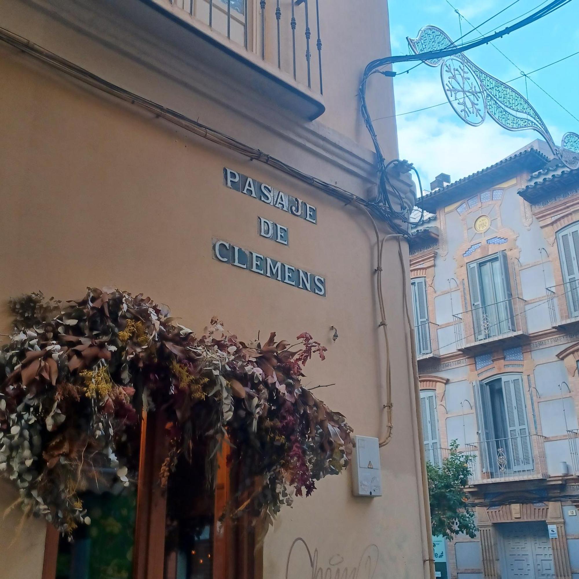 Picasso'S Neighbor Apartment Малага Екстериор снимка